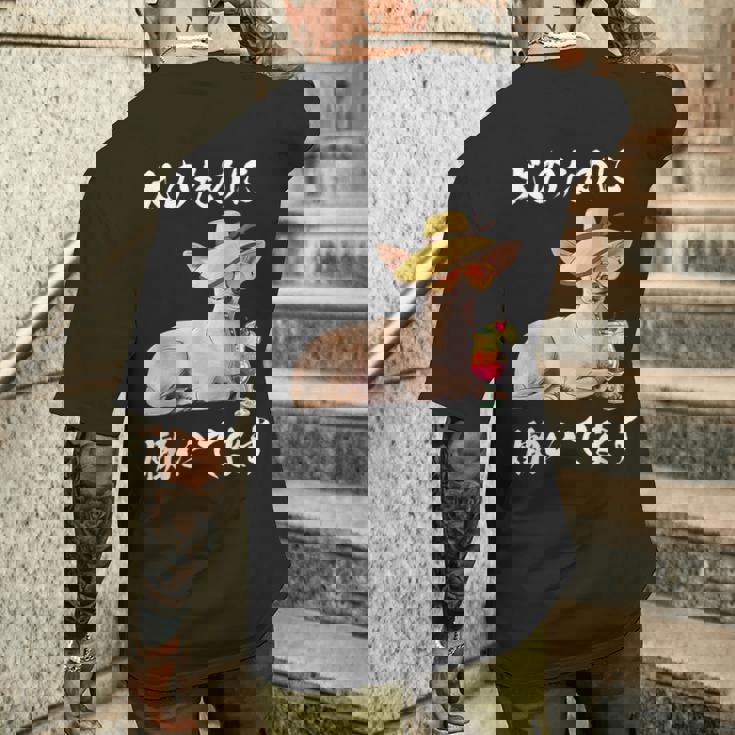 犬のために働いてます チワワデザイン イヌ わんこ 犬好き グッズ おもしろ 面白い 服 ネタ わんこ メンズTシャツ バックプリント 彼への贈り物