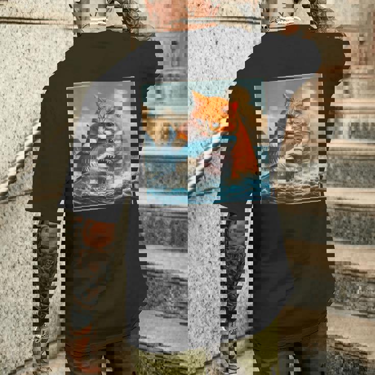 猫のサメ、面白い猫がサメを噛むサメ、サメと猫 メンズTシャツ バックプリント 彼への贈り物