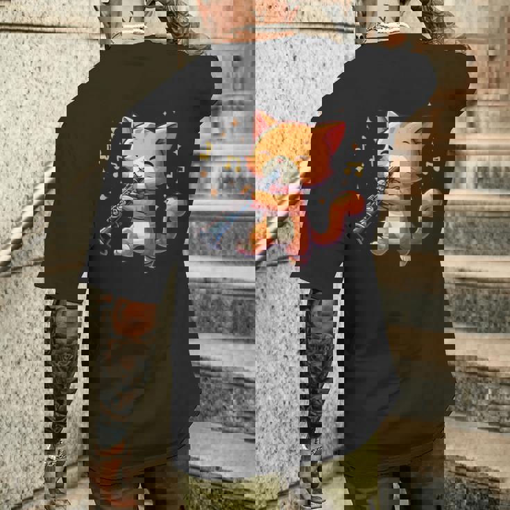 猫好きのためのかわいい猫のデザイン 猫がクラリネットを弾く メンズTシャツ バックプリント 彼への贈り物