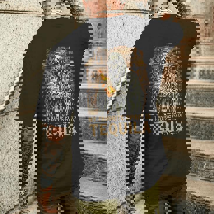 私の好きなスピリットはテキーラ ゴースト ハロウィン テキーラ メンズTシャツ バックプリント 彼への贈り物