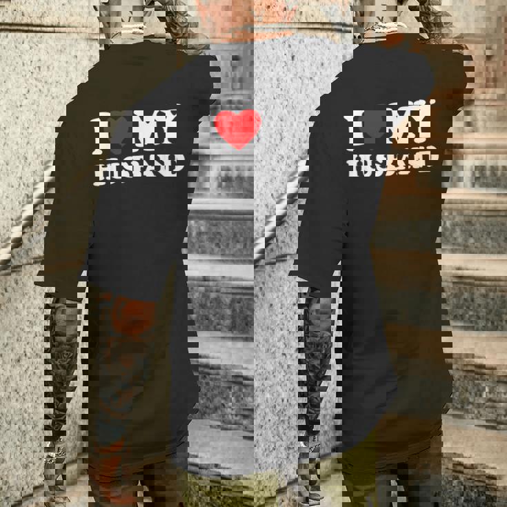 私は夫を愛しています私は夫を心から愛しています メンズTシャツ バックプリント 彼への贈り物