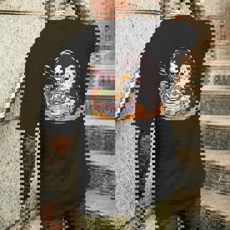 箸でラーメンを食べるかわいいペンギン メンズTシャツ バックプリント 彼への贈り物