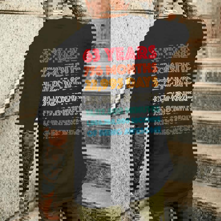 素晴らしい63歳の誕生日プレゼント 面白い レトロ 63歳の誕生日 メンズTシャツ バックプリント 彼への贈り物