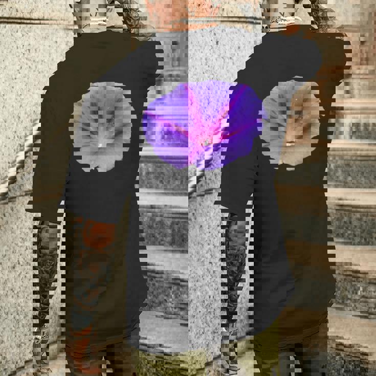 美しいパープルカラーの朝顔フラワーカットアウト メンズTシャツ バックプリント 彼への贈り物