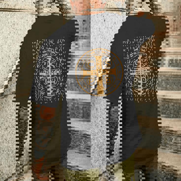 聖ベネディクト勲章 キリスト教の祈り メンズTシャツ バックプリント 彼への贈り物