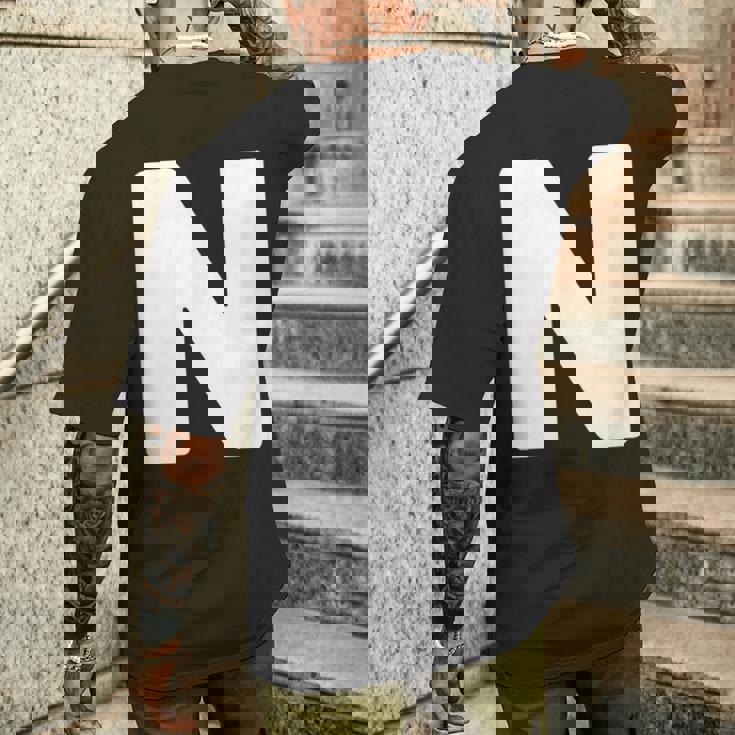 英文字 N 大文字 アルファベット モノグラム イニシャル メンズTシャツ バックプリント 彼への贈り物