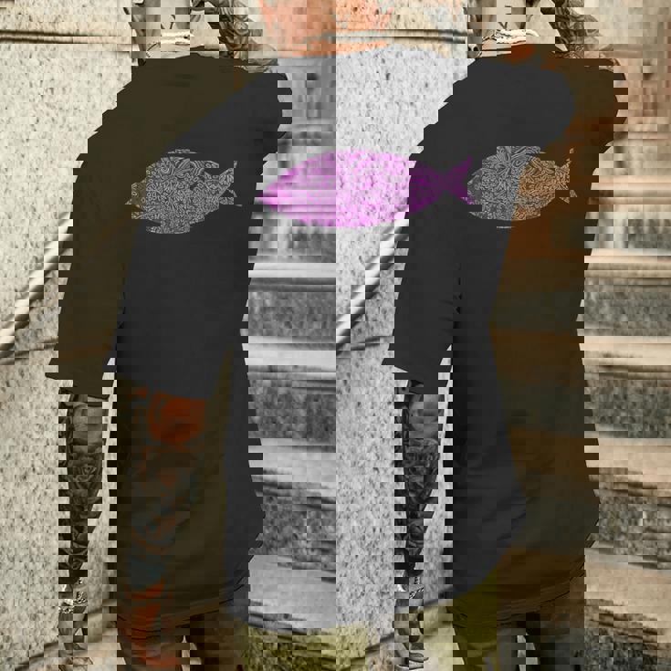 複雑なピンクの魚のイラスト 葉の付いた芸術的なデザイン メンズTシャツ バックプリント 彼への贈り物