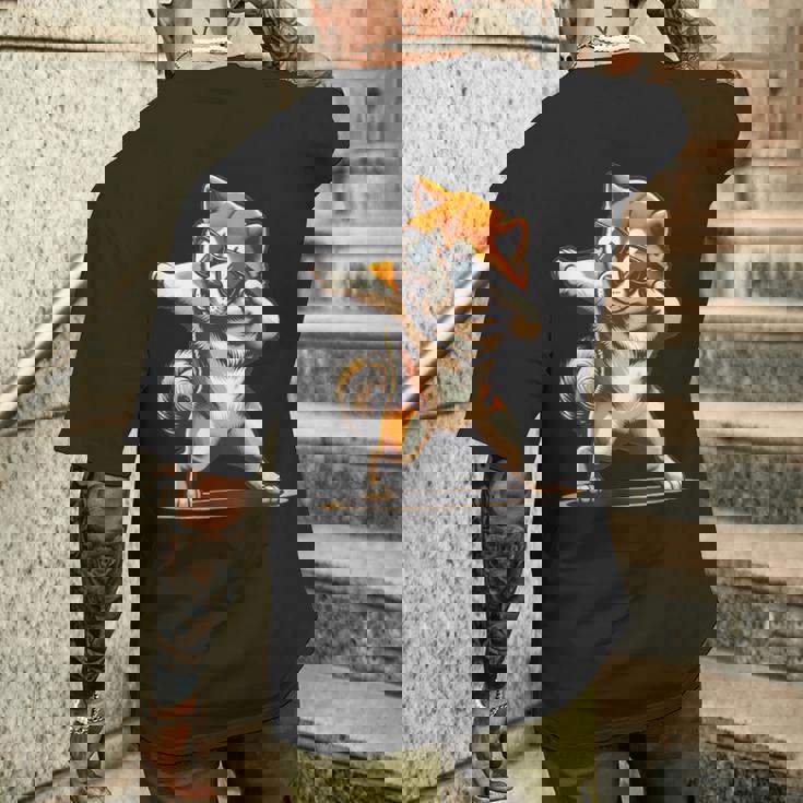 軽く叩く秋田犬 踊る軽く叩く犬 メンズTシャツ バックプリント 彼への贈り物