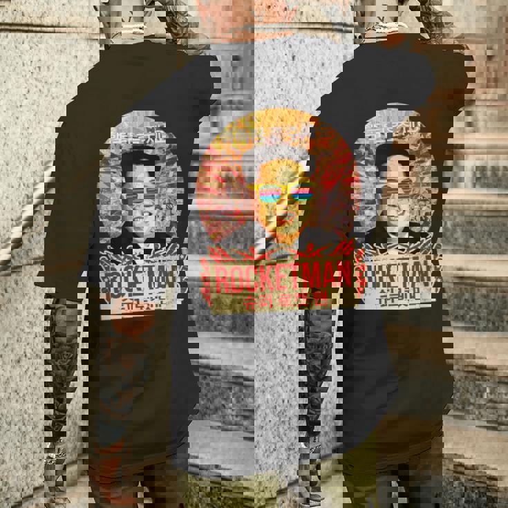 金正恩ロケットマンミサイルマン北朝鮮北朝鮮 メンズTシャツ バックプリント 彼への贈り物