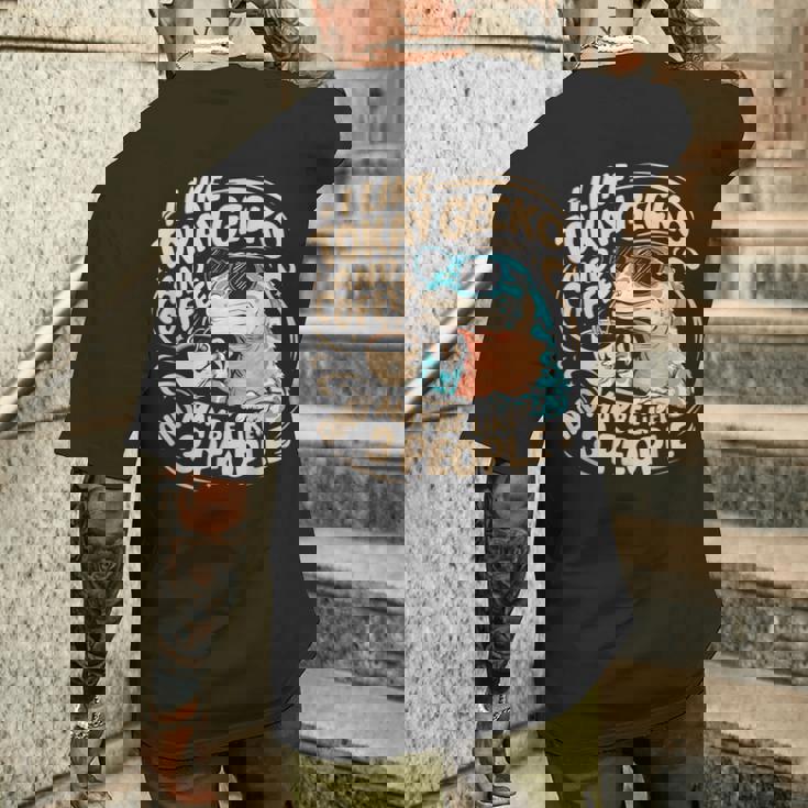 面白いトッケイヤモリの飼い主が爬虫類のトカゲを言う メンズTシャツ バックプリント 彼への贈り物