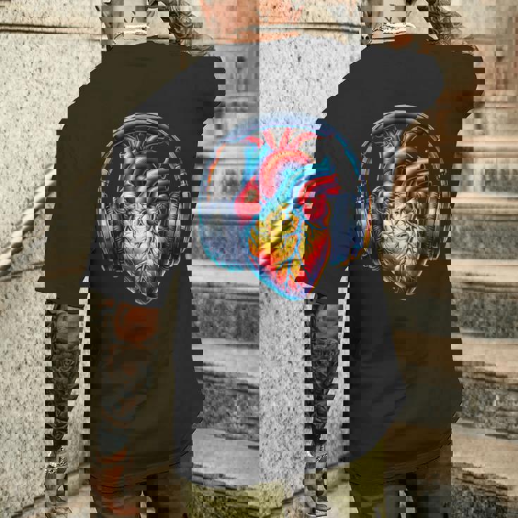 音楽解剖学的ハートとヘッドフォンdjミュージックグラフィック メンズTシャツ バックプリント 彼への贈り物