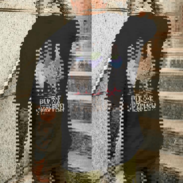 鳩の人であることを誇りに思う鳩好き。 メンズTシャツ バックプリント 彼への贈り物