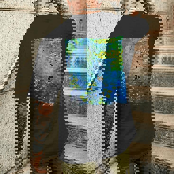 黒猫モネのスイレン絵画アート 猫好き メンズTシャツ バックプリント 彼への贈り物