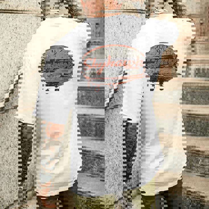 172Kyhawk ヴィンテージ レトロ 飛行機 フライングパイロット メンズTシャツ バックプリント 彼への贈り物