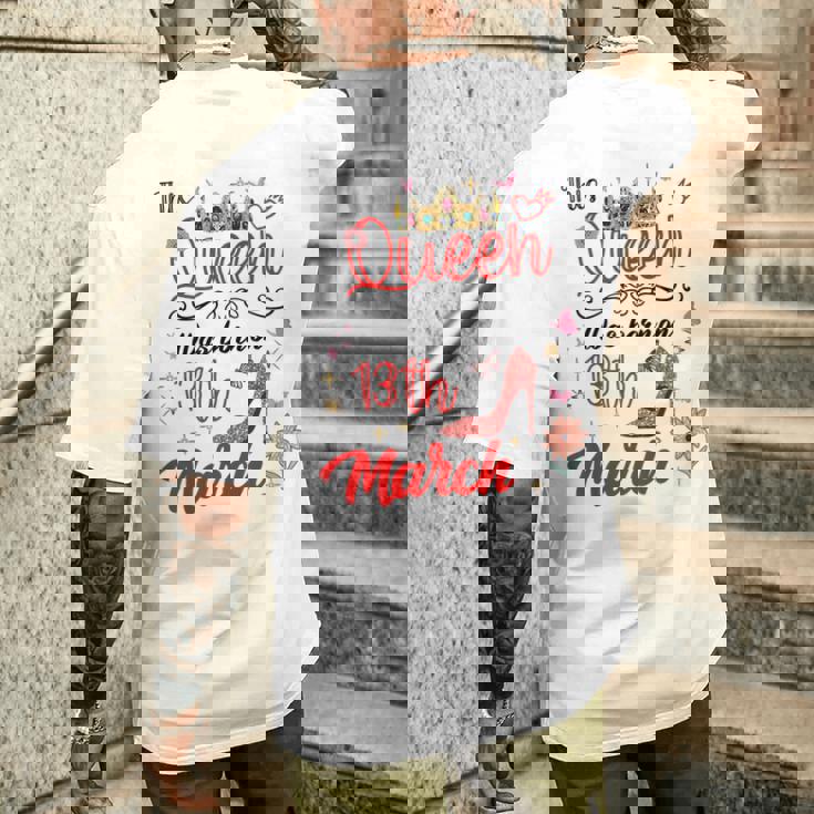 3月13日 誕生日 この女王は3月13日に生まれました メンズTシャツ バックプリント 彼への贈り物