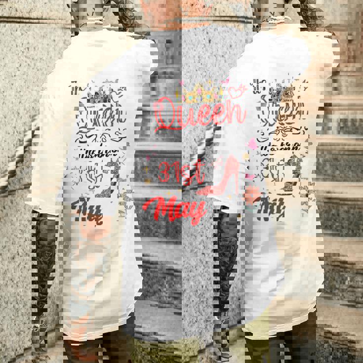 5月31日 誕生日 この女王は5月31日に生まれました メンズTシャツ バックプリント 彼への贈り物