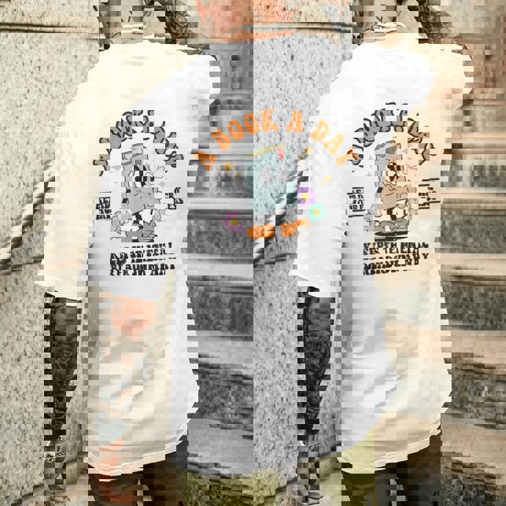 A Book A Day Keep The Mental Breakdown Away Book Lovers メンズTシャツ バックプリント 彼への贈り物