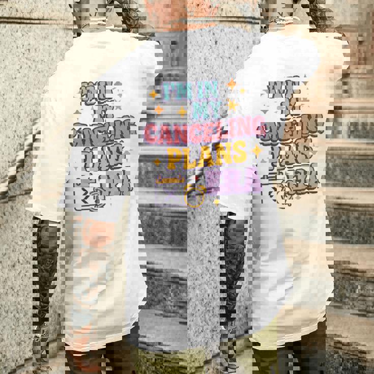 Canceling Plans Era – 面白い内向的反社会的t メンズTシャツ バックプリント 彼への贈り物