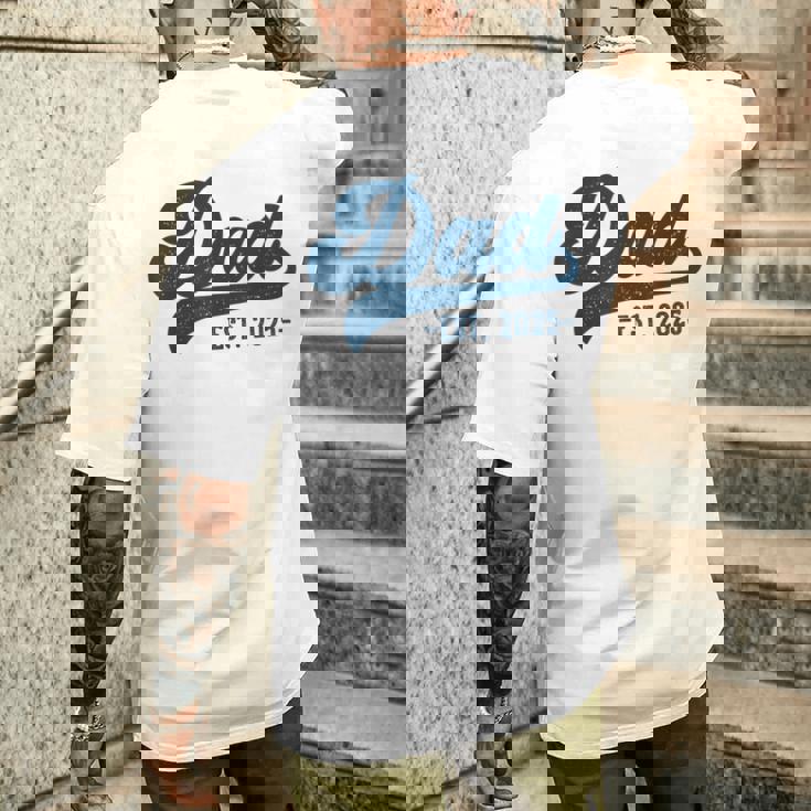 Dad Est 2025 Dad To Be New Dad メンズTシャツ バックプリント 彼への贈り物