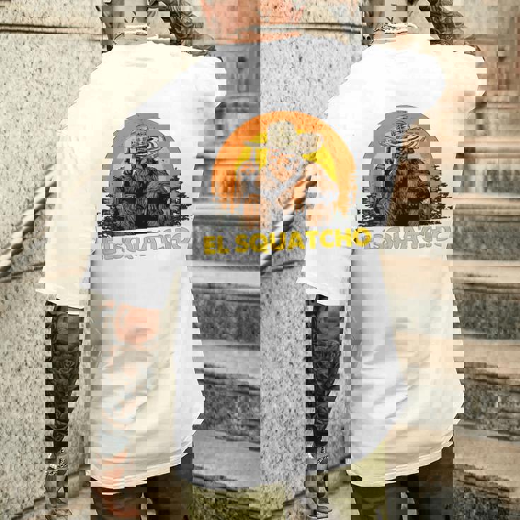 Elquatcho 面白いシンコ・デ・マヨ ビッグフット サスカッチ メンズTシャツ バックプリント 彼への贈り物