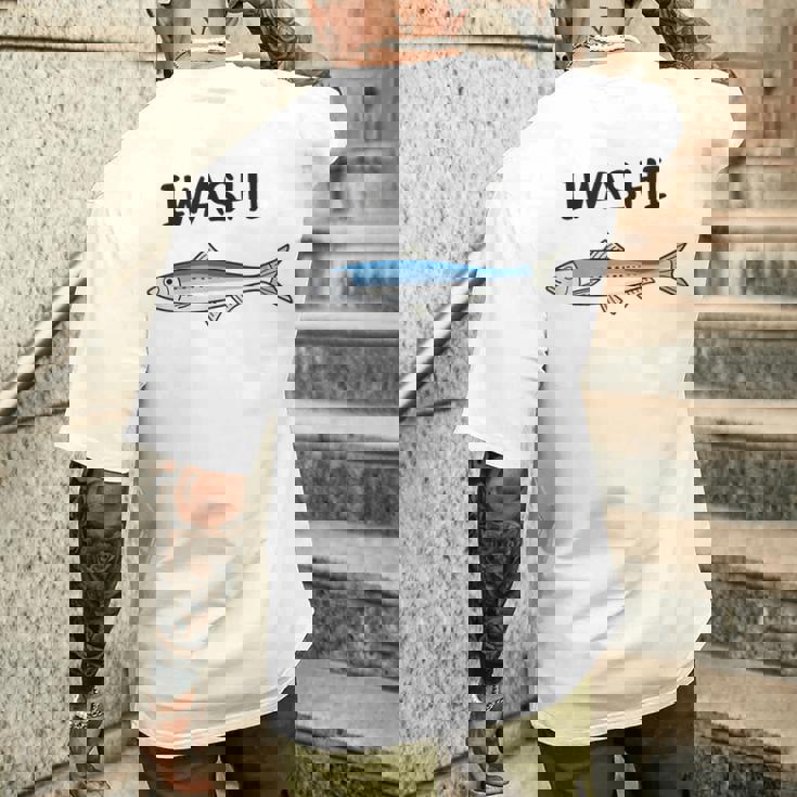 Iwashi イワシ 鰯 魚好き 願掛け 釣り好き 海釣り 趣味 おもしろ 寿司ネタ 趣味釣り 船釣り 釣り メンズTシャツ バックプリント 彼への贈り物