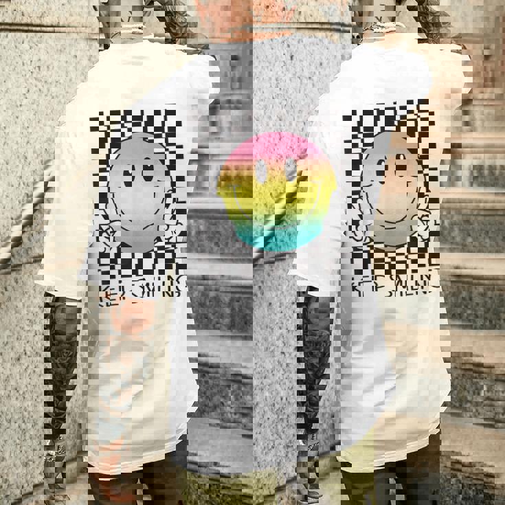 Keepmiling キュート 面白い ハッピー 平和 笑顔 ポジティブ メンズTシャツ バックプリント 彼への贈り物