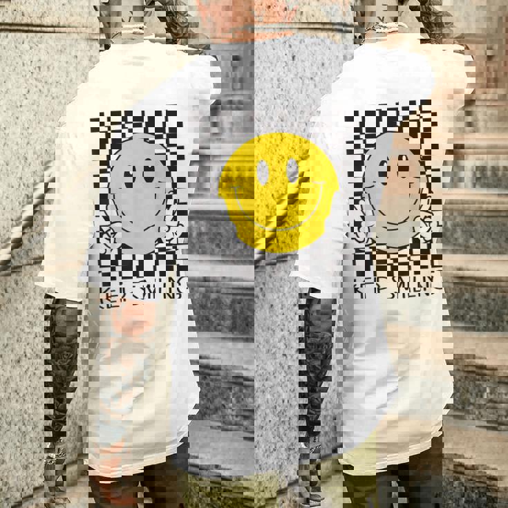 Keepmiling キュート 黄色 幸せ 平和 笑顔 ポジティブ メンズTシャツ バックプリント 彼への贈り物