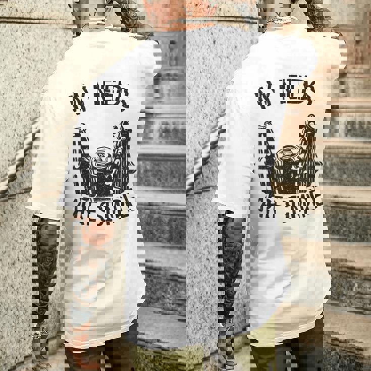 My Needs Areimple Guitars ビール愛好家 ギタリストギター メンズTシャツ バックプリント 彼への贈り物