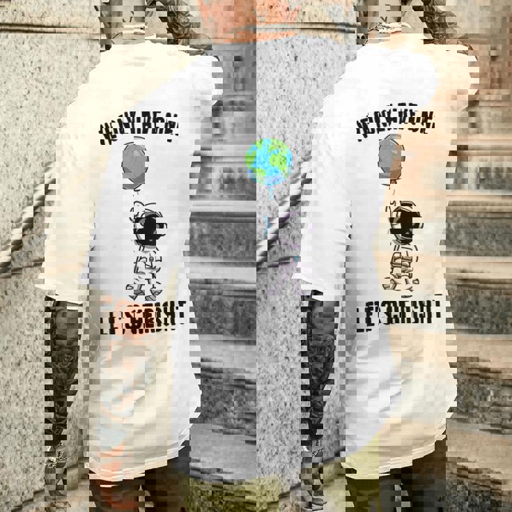 Planets We Only Have One Let's Cherish It 宇宙飛行士 メンズTシャツ バックプリント 彼への贈り物