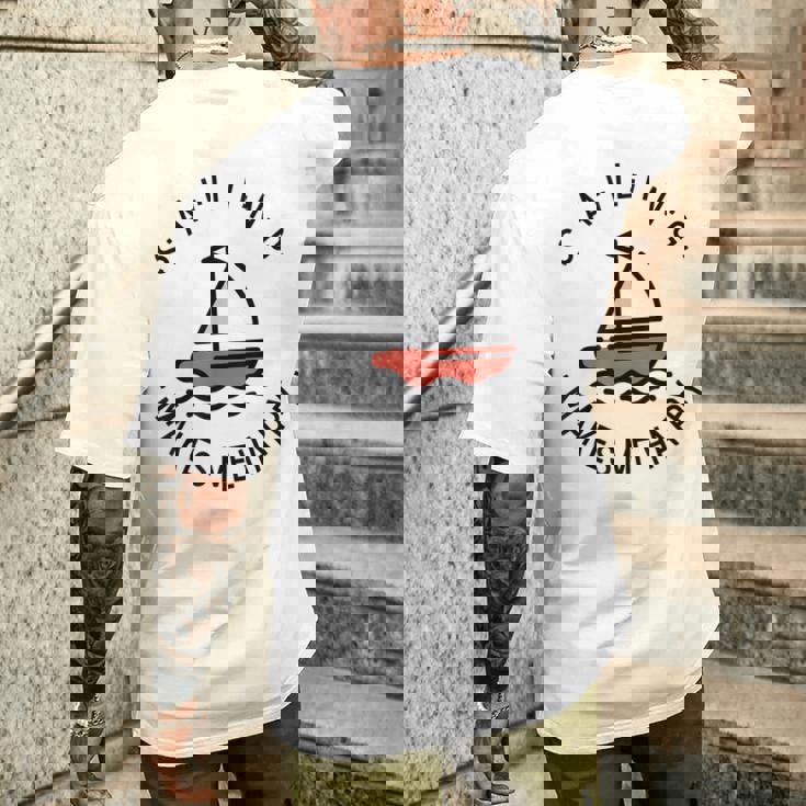 Sailing Makes Me Happy レッド ヨット メンズTシャツ バックプリント 彼への贈り物