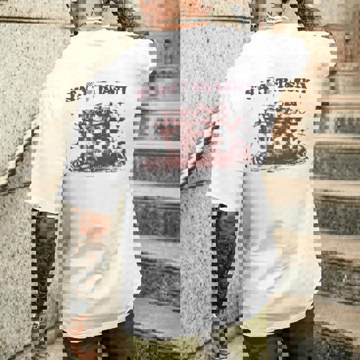 Stay Trashy Raccoon Opossum メンズTシャツ バックプリント 彼への贈り物