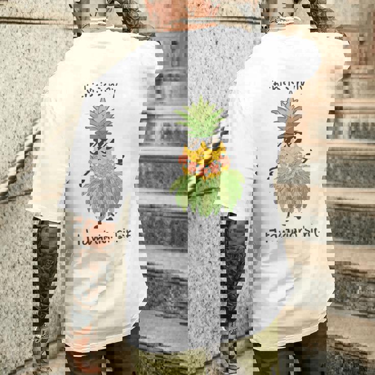 This Is My Hawaiian パイナップル フラダンス ルアウハワイ メンズTシャツ バックプリント 彼への贈り物