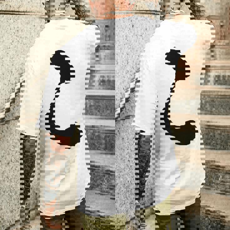 【こ】ひらがな 一文字 可愛い 日本語 面白い おもしろ ネタ 筆文字 平仮名 五十音 文字 かっこいい ウケ狙い 毛筆 メンズTシャツ バックプリント 彼への贈り物