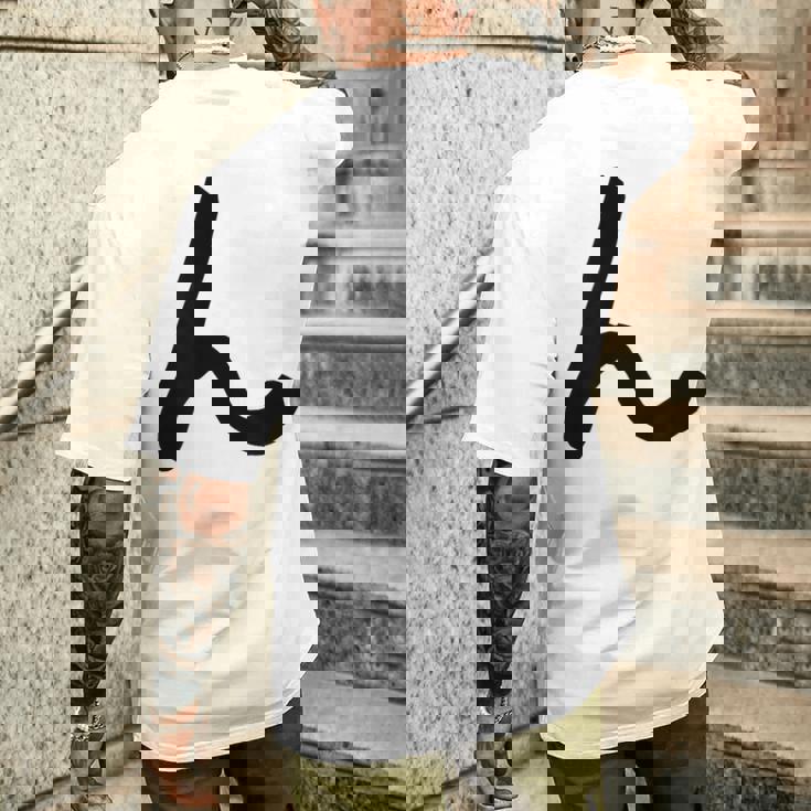 【ん】ひらがな 一文字 可愛い 日本語 面白い おもしろ ネタ 筆文字 平仮名 五十音 文字 かっこいい ウケ狙い 毛筆 メンズTシャツ バックプリント 彼への贈り物