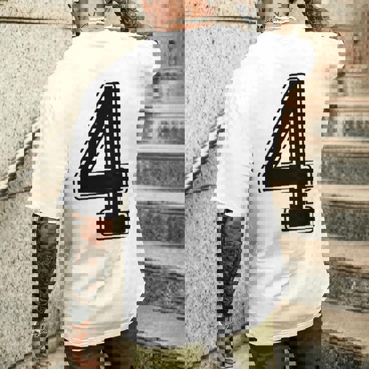 【バックプリント・背中側】4 数字 背番号 ユニフォーム ナンバー【ブラック／黒の文字】スポーツ 野球 サッカー 部活 メンズTシャツ バックプリント 彼への贈り物