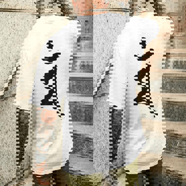 【マン】梵字 卯年 干支 守護梵字 文殊菩薩 3月生まれ 守り本尊 手書き 仏教 悉曇文字 古代文字 スピリチュアル メンズTシャツ バックプリント 彼への贈り物