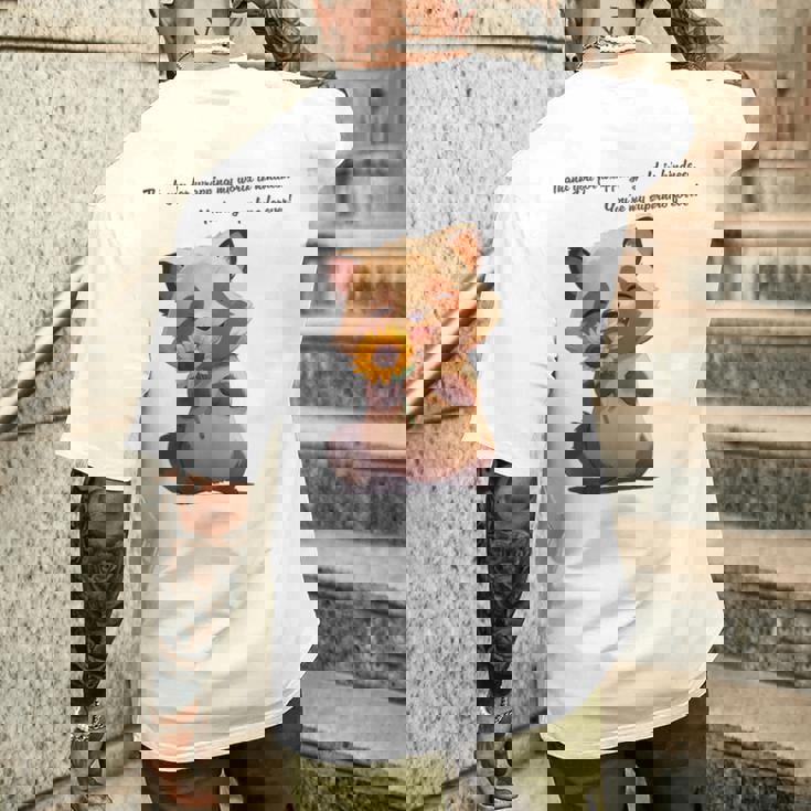 ありがとうのタヌキ ひまわりver 父の日 アニマルグラフィック 感謝 たぬき 花と狸 メンズTシャツ バックプリント 彼への贈り物