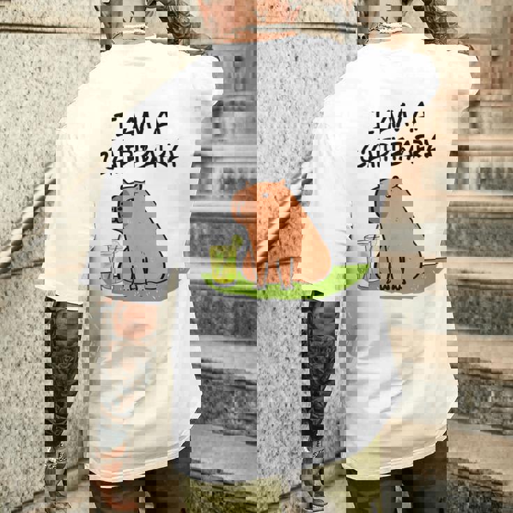 アイ・アム・ア・カイピバラ～カイピリーニャ・カクテル好きのカピバラ～ メンズTシャツ バックプリント 彼への贈り物