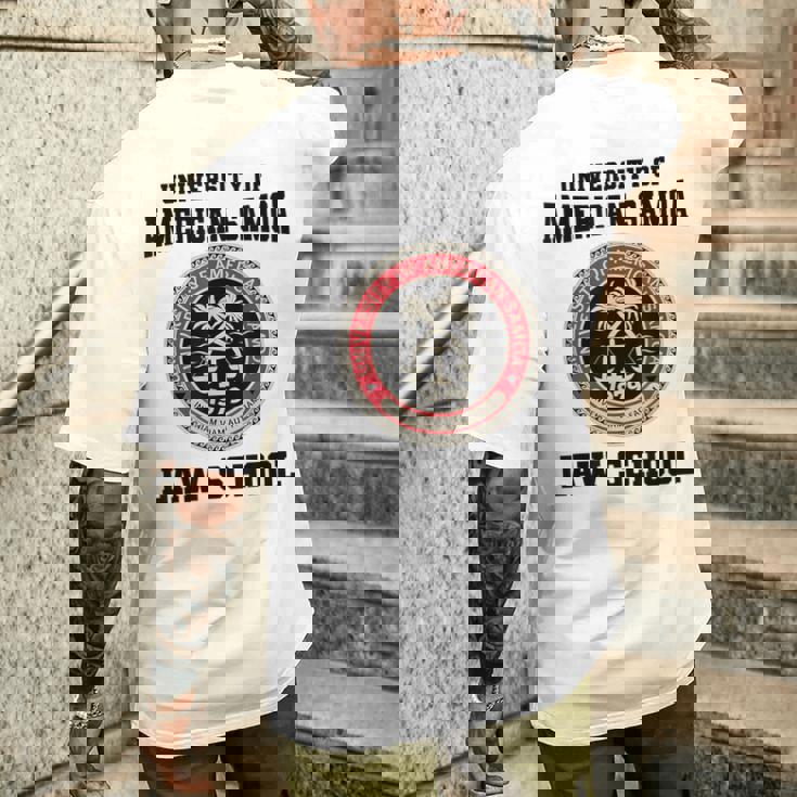 アメリカサモア大学ロースクール。 メンズTシャツ バックプリント 彼への贈り物