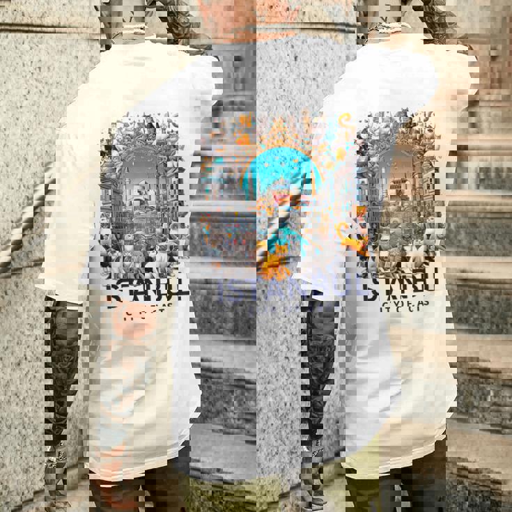 イスタンブール、トルコ 猫の街 Istanbul Turkey City Of Cats メンズTシャツ バックプリント 彼への贈り物