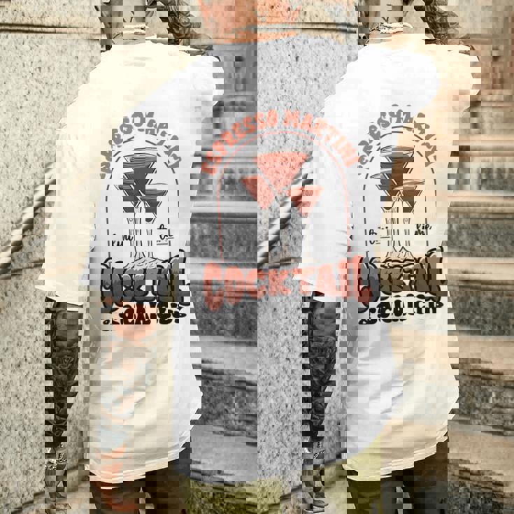 エスプレッソ・マティーニ・ソーシャル・クラブ・ウォッカ・コーヒー・ラバー・カクテル メンズTシャツ バックプリント 彼への贈り物