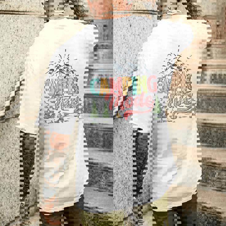 キャンプモード おもしろキャンパー 自然愛好家 スカウト ハローサマー メンズTシャツ バックプリント 彼への贈り物