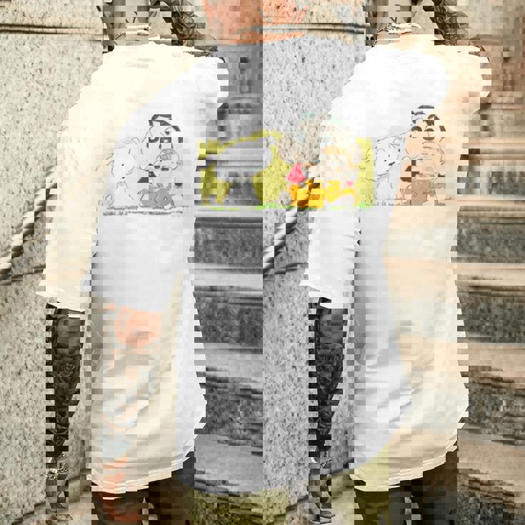 クレヨンしんちゃん 「ひまわり抱っこ」しんちゃん メンズTシャツ バックプリント 彼への贈り物