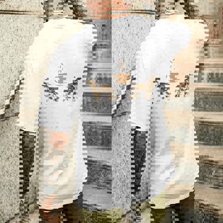 バックプリント コーヒーとジャーマン シェパード メンズTシャツ バックプリント 彼への贈り物