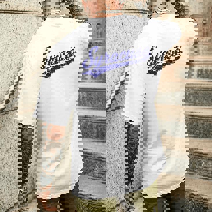 シラキュース ニューヨーク バーシティ スクリプト クラシック スポーツ ジャージスタイル メンズTシャツ バックプリント 彼への贈り物