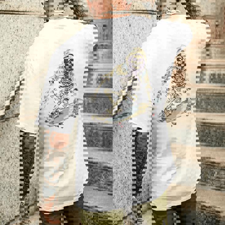 スケートボード スケルトン スケーター スケートボーダー スケートボード メンズTシャツ バックプリント 彼への贈り物