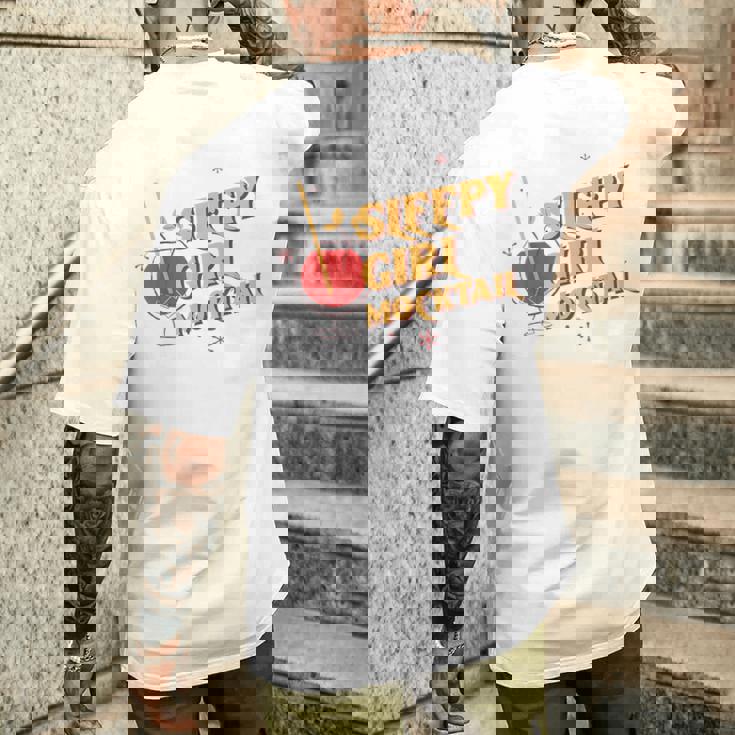 スリーピーガール モクテルクラブ レトロ ウェルネス キュート ファッショントレンド メンズTシャツ バックプリント 彼への贈り物