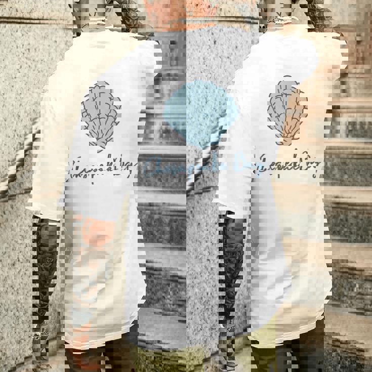 チェサピーク湾 ホタテ貝殻 貝殻 ビーチ 沿岸釣り メンズTシャツ バックプリント 彼への贈り物