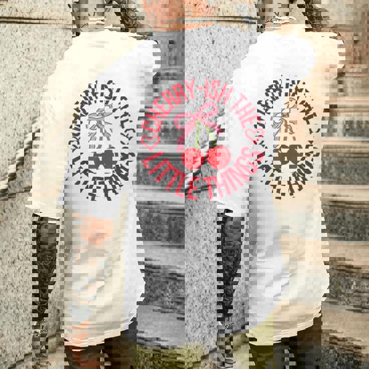 チェリーっぽいザ・リトル・シングス・ファニー・チェリッシュ・チェリー メンズTシャツ バックプリント 彼への贈り物