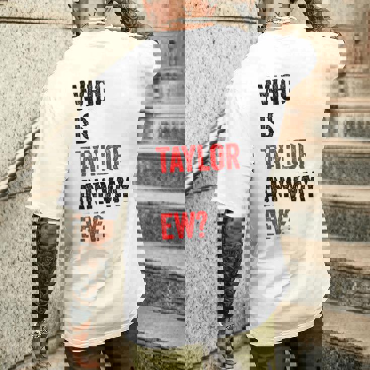 テイラー・ユーテイラーって誰？とにかく面白い メンズTシャツ バックプリント 彼への贈り物